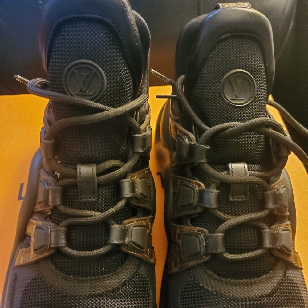 Louis Vuitton Runner Tatic Sneaker - Picture 3 of 6